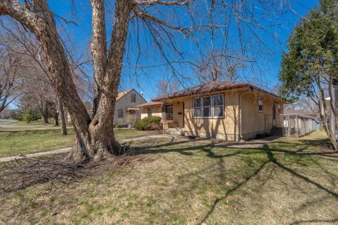 709 Shakopee Avenue E Shakopee MN 55379