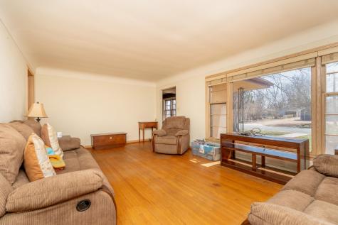 709 Shakopee Avenue E Shakopee MN 55379