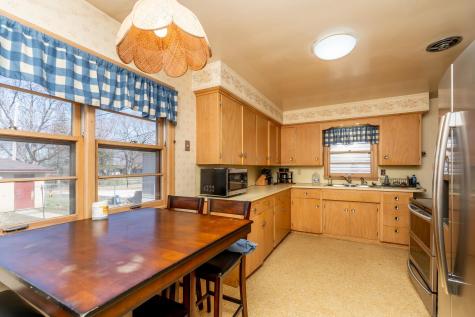 709 Shakopee Avenue E Shakopee MN 55379