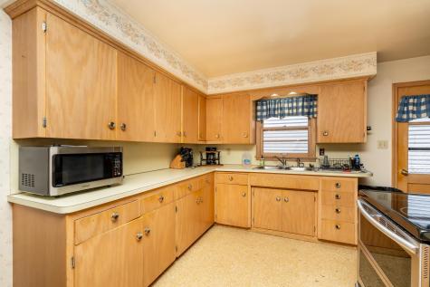 709 Shakopee Avenue E Shakopee MN 55379