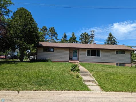 240 Maple Avenue W Forman ND 58032