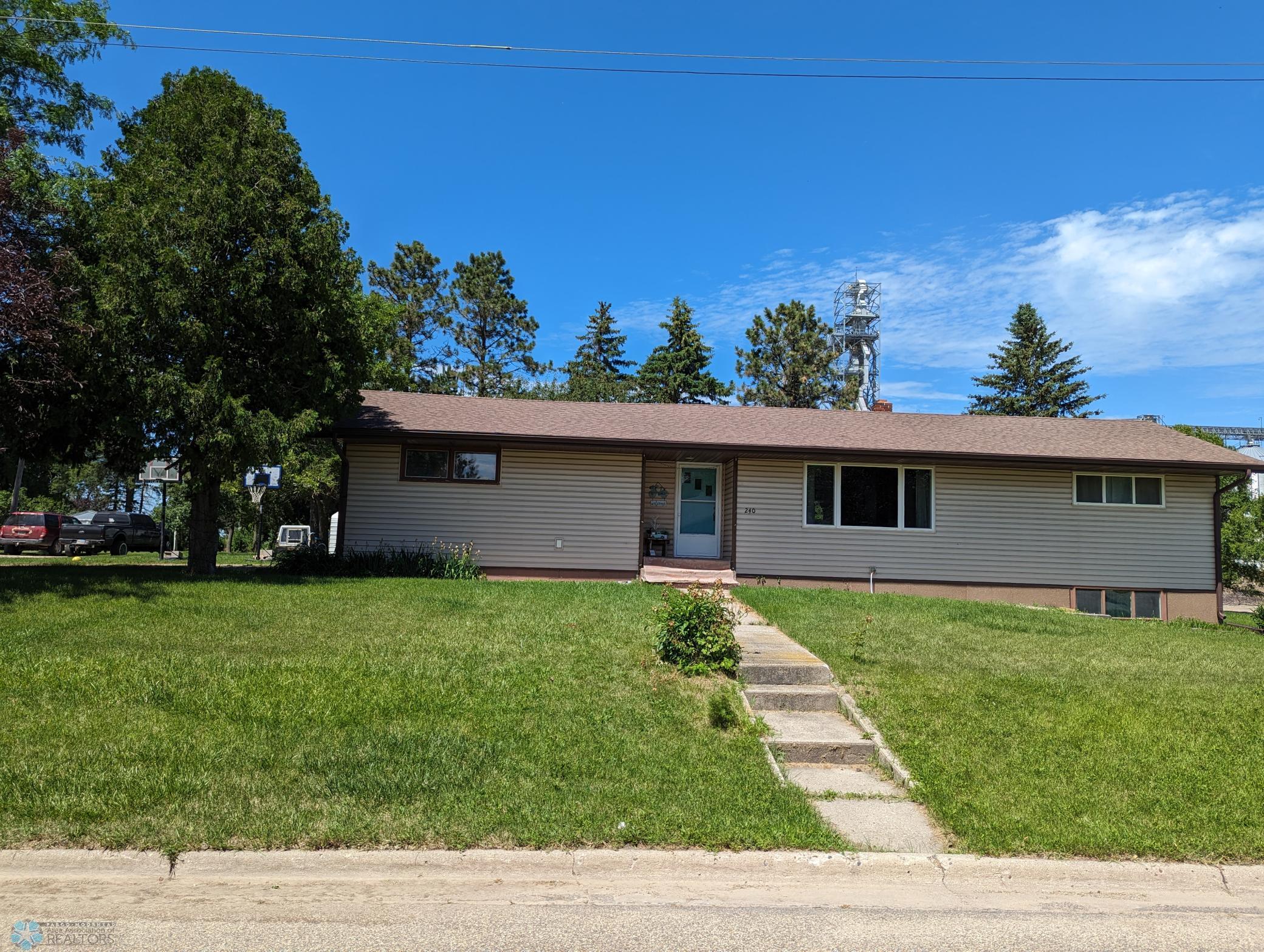240 Maple Avenue W Forman ND 58032