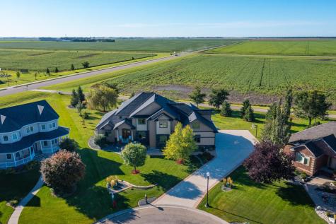 4856 2nd Street SW Moorhead MN 56560