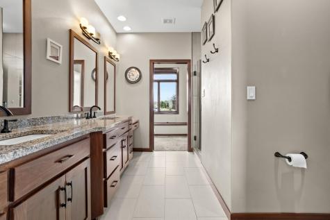 4856 2nd Street SW Moorhead MN 56560
