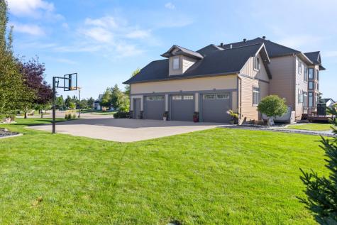 4856 2nd Street SW Moorhead MN 56560