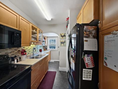 337 Elmwood Avenue S Fargo ND 58103