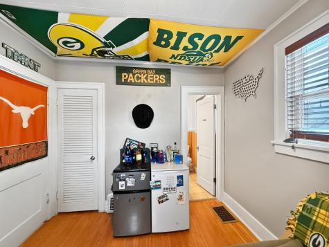 337 Elmwood Avenue S Fargo ND 58103