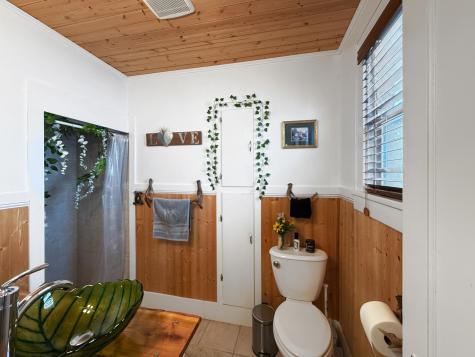 337 Elmwood Avenue S Fargo ND 58103