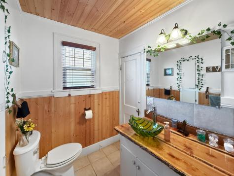 337 Elmwood Avenue S Fargo ND 58103