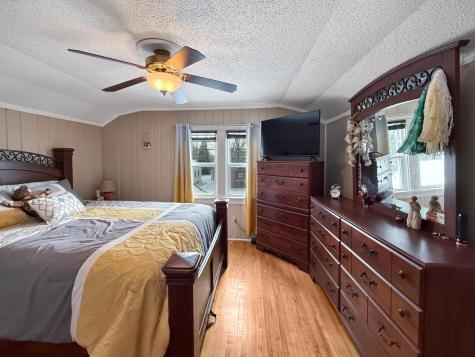 337 Elmwood Avenue S Fargo ND 58103