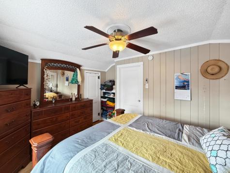 337 Elmwood Avenue S Fargo ND 58103