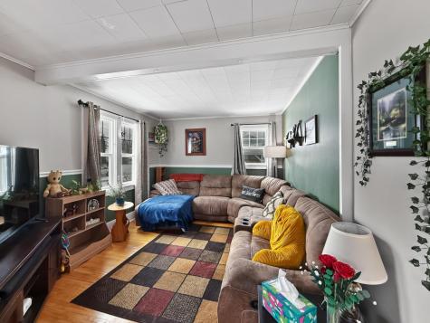 337 Elmwood Avenue S Fargo ND 58103