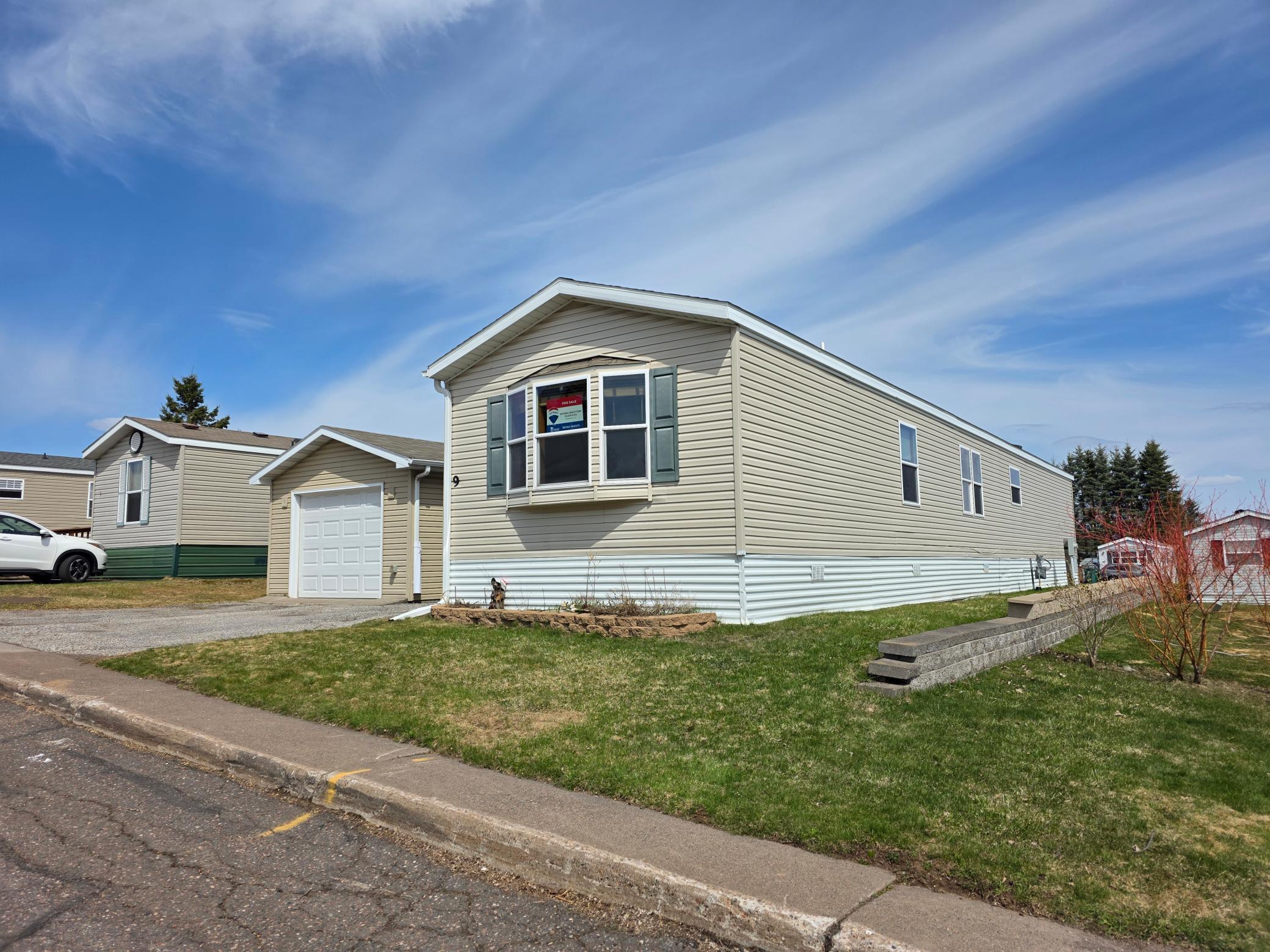 9 Holly Lane Duluth MN 55810