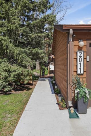2011 Park Boulevard S Fargo ND 58103