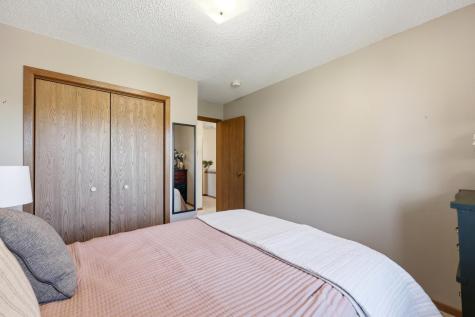2011 Park Boulevard S Fargo ND 58103
