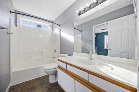 3324 39th Avenue S Fargo ND 58104