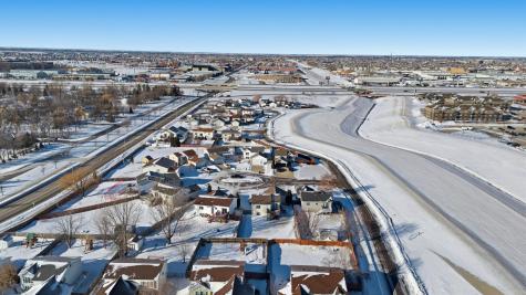 3324 39th Avenue S Fargo ND 58104