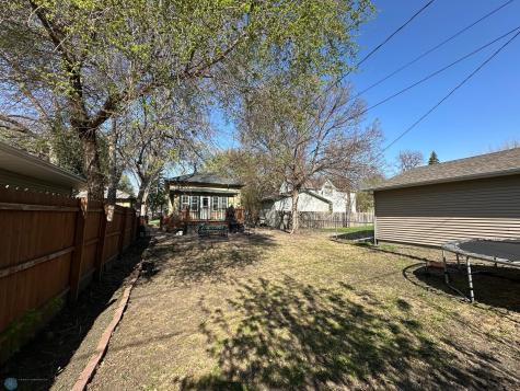 911 8th Street N Fargo ND 58102