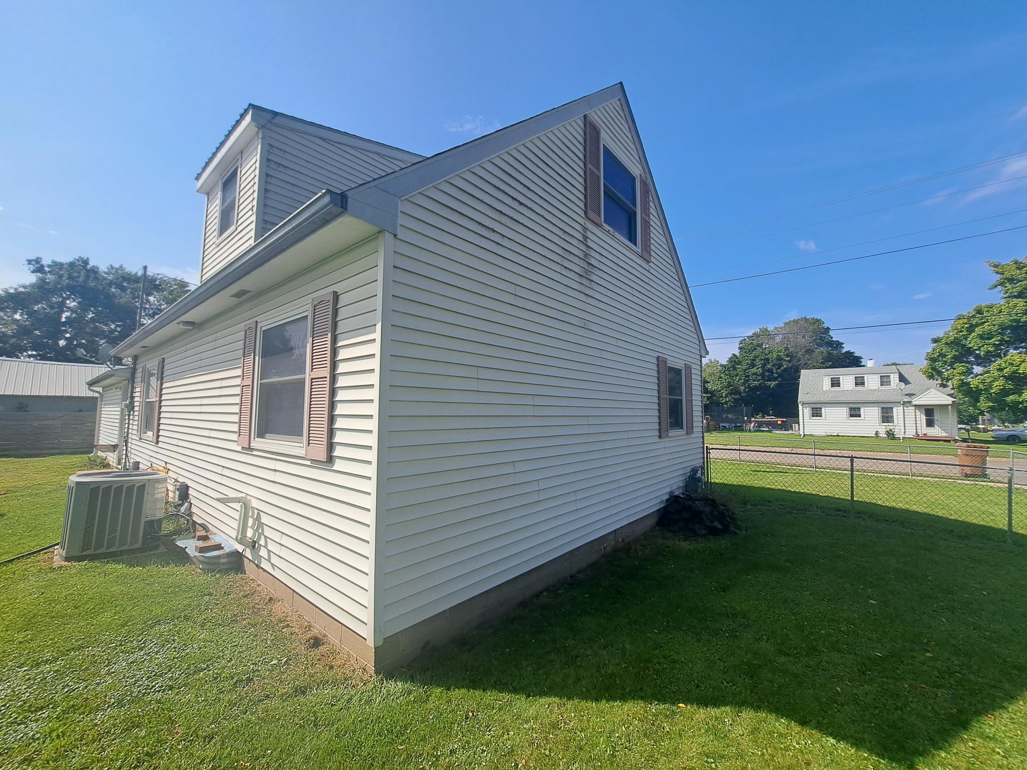 1521 W Clark Street Albert Lea MN 56007