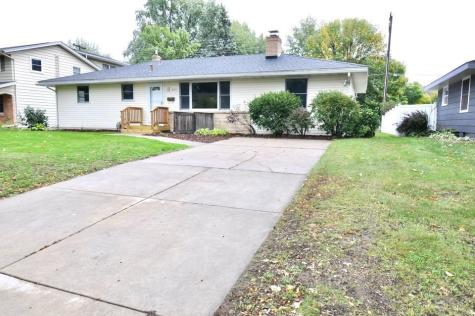 915 Fuller Street S Shakopee MN 55379