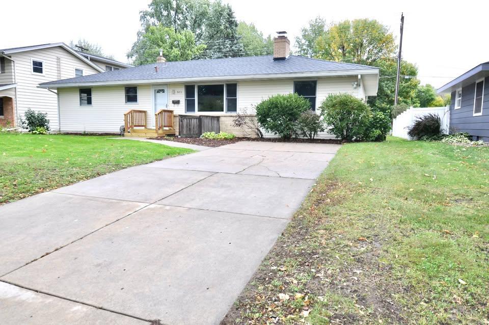 915 Fuller Street S Shakopee MN 55379