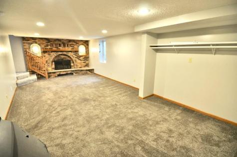 915 Fuller Street S Shakopee MN 55379