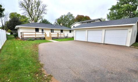 915 Fuller Street S Shakopee MN 55379