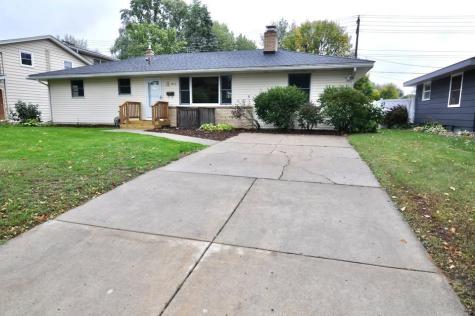 915 Fuller Street S Shakopee MN 55379