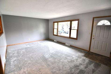 915 Fuller Street S Shakopee MN 55379