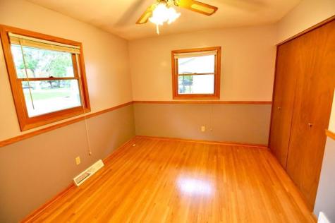 915 Fuller Street S Shakopee MN 55379