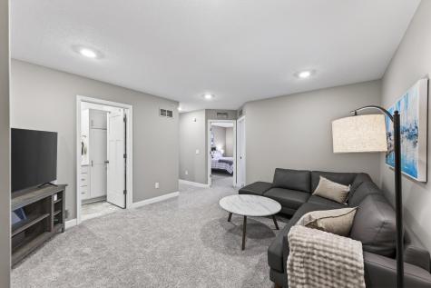 5251 Long Pointe Pass Woodbury MN 55129