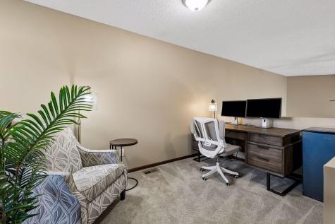 593 Stonewood Way Burnsville MN 55306