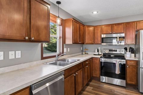 593 Stonewood Way Burnsville MN 55306