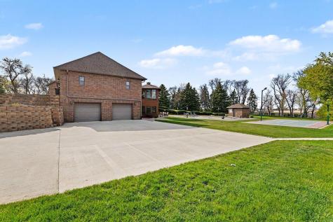 1358 Us Highway 75 Pipestone MN 56164