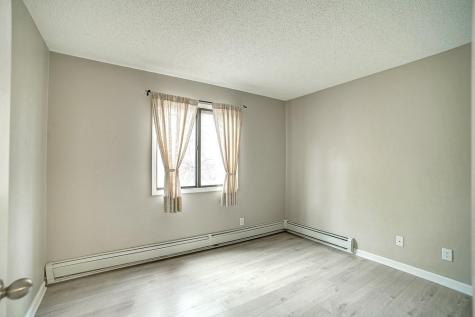 2680 Oxford Street N Roseville MN 55113
