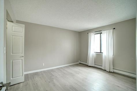 2680 Oxford Street N Roseville MN 55113
