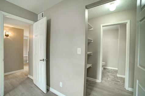 2680 Oxford Street N Roseville MN 55113