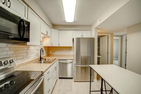 2680 Oxford Street N Roseville MN 55113