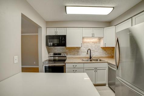 2680 Oxford Street N Roseville MN 55113