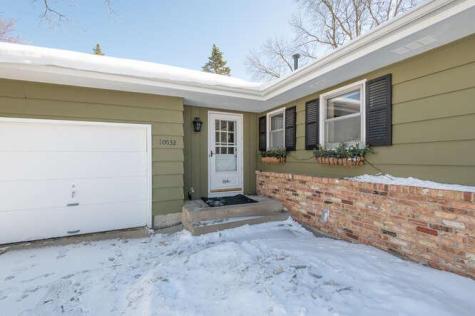 10032 Irwin Circle Bloomington MN 55437