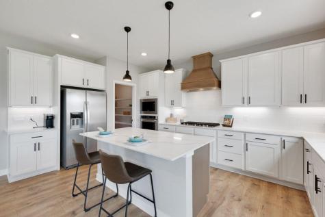 2066 Kestrel Drive Shakopee MN 55379