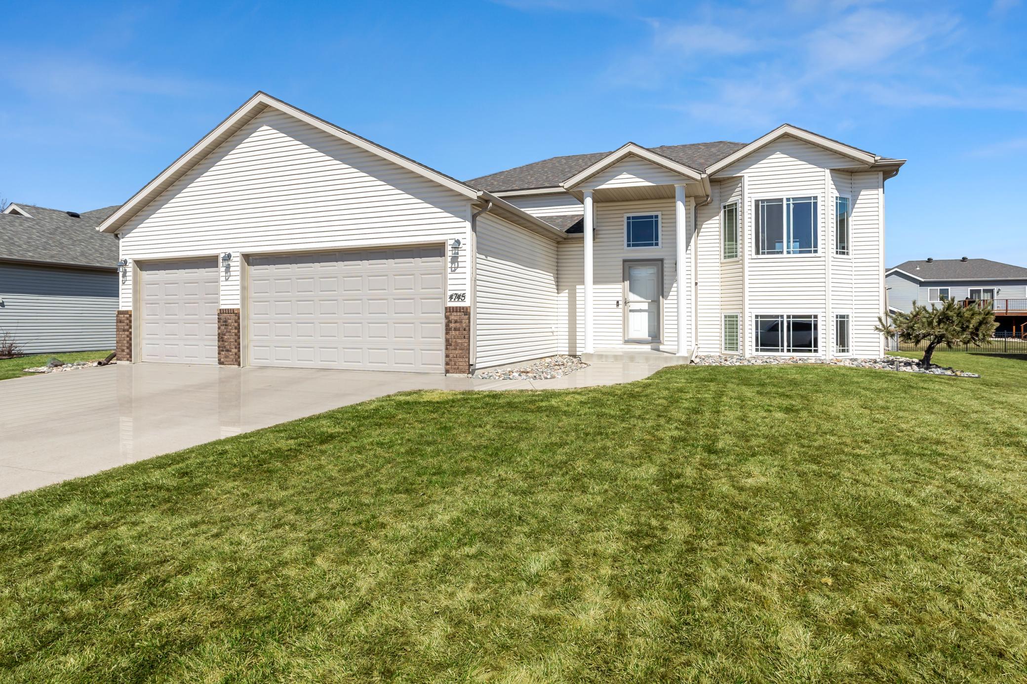 4745 48th Avenue S Fargo ND 58104
