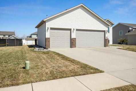 4745 48th Avenue S Fargo ND 58104