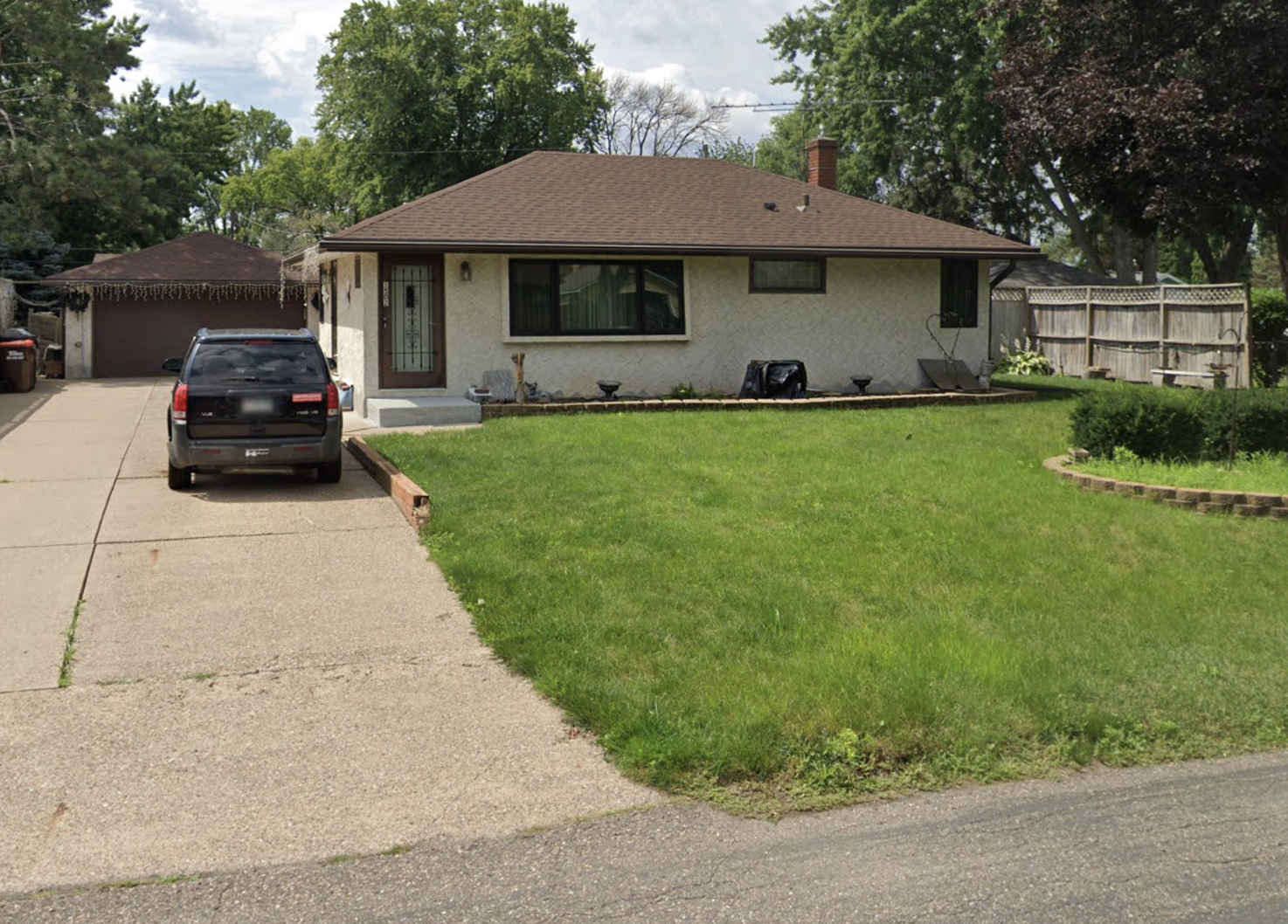 1502 Sherren Avenue E Maplewood MN 55109