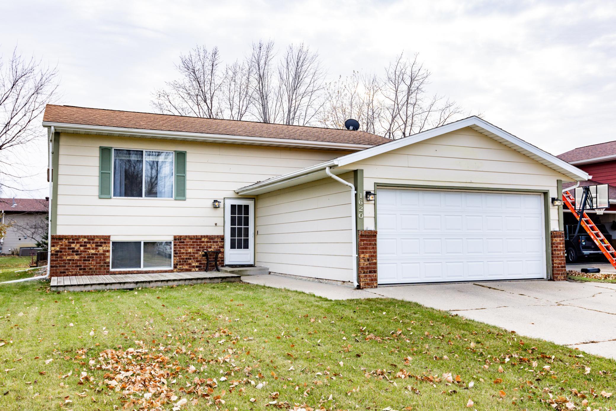 1620 36th Avenue S Fargo ND 58104