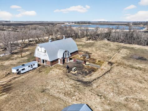 17624 340th Avenue Starbuck MN 56381