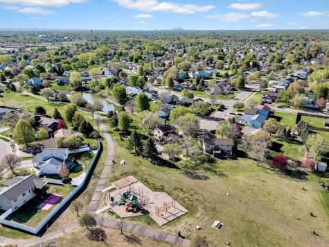 9161 N Kentucky Avenue N Brooklyn Park MN 55445