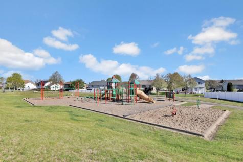 9161 N Kentucky Avenue N Brooklyn Park MN 55445