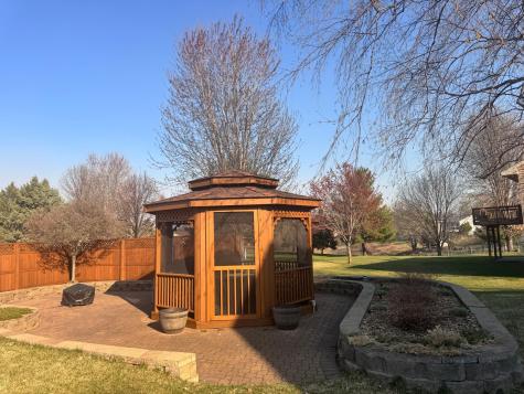 9161 N Kentucky Avenue N Brooklyn Park MN 55445