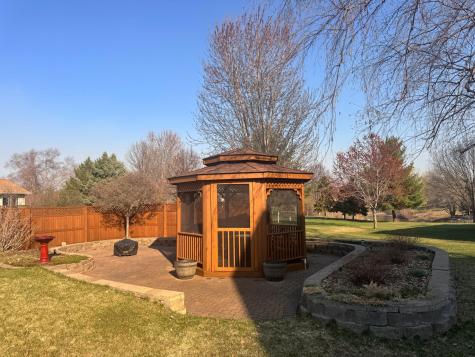9161 N Kentucky Avenue N Brooklyn Park MN 55445